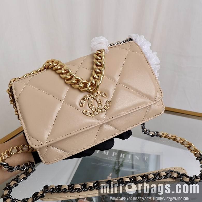 1:1 Replica Chanel Bags 33816 20x14x4.5cm YG 2