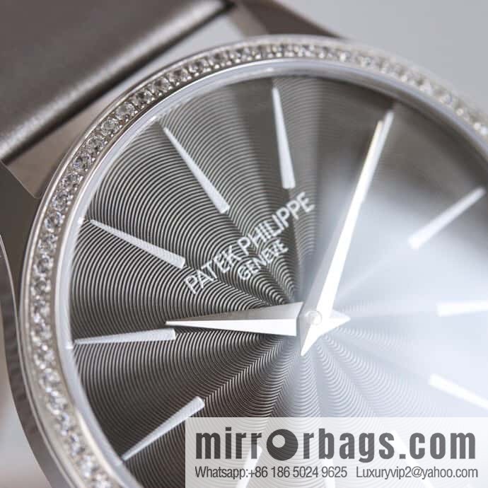 The TW factory has fully upgraded the new model, and the Patek Philippe PP classical series has shocked the 4997/200R-001 women's Cal.240 integrated movement watch.