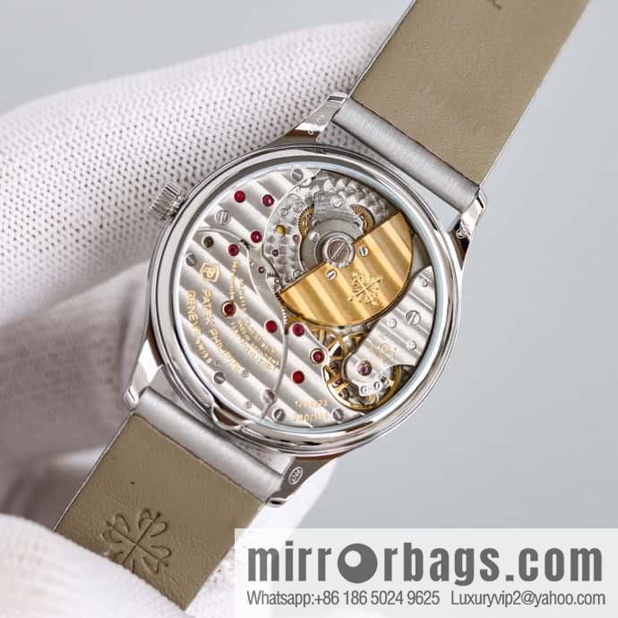 The TW factory has fully upgraded the new model, and the Patek Philippe PP classical series has shocked the 4997/200R-001 women's Cal.240 integrated movement watch.