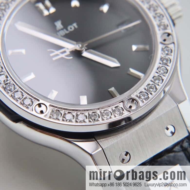 Hublot Classic Series, Hublot Women's 33mm Quartz High-End Watch