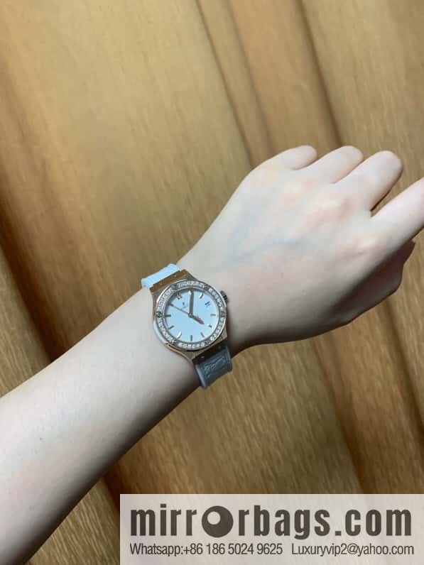 Hublot Classic Series, Hublot Women's 33mm Quartz High-End Watch