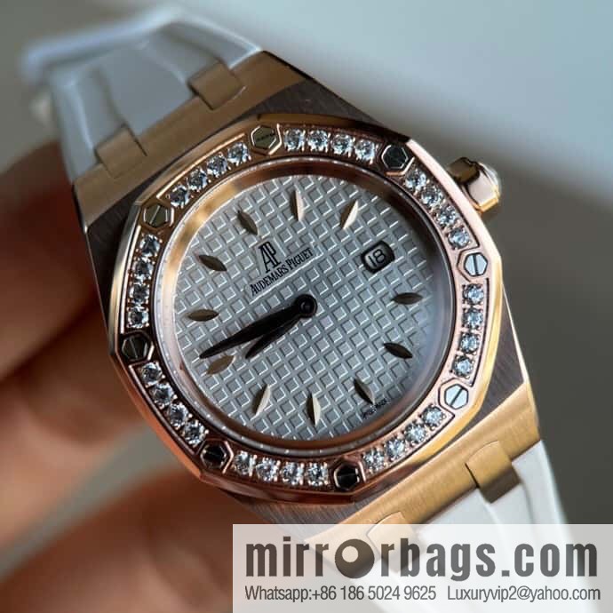 Alligator Leather RF Factory, Audemars Piguet Royal Oak Series Model 67601 Quartz Watch
