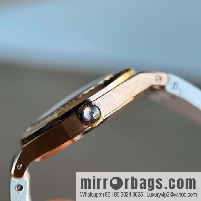 Alligator Leather RF Factory, Audemars Piguet Royal Oak Series Model 67601 Quartz Watch
