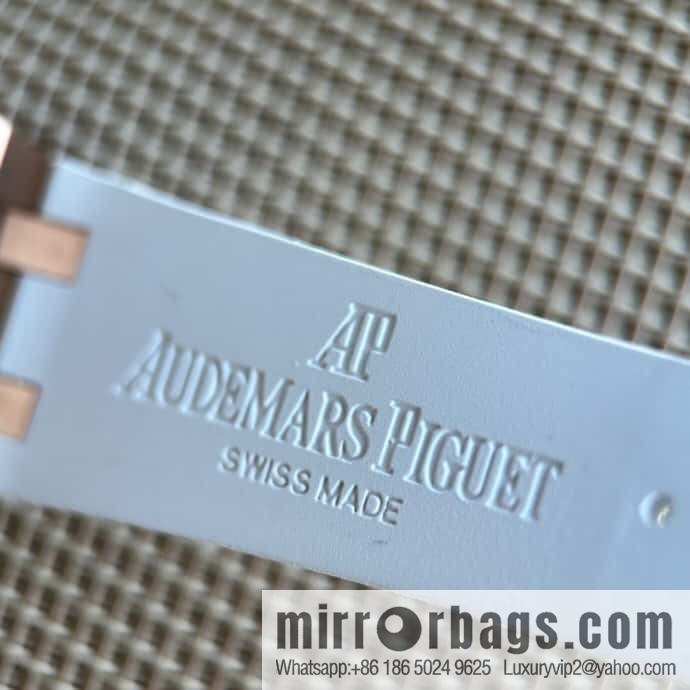 Alligator Leather RF Factory, Audemars Piguet Royal Oak Series Model 67601 Quartz Watch