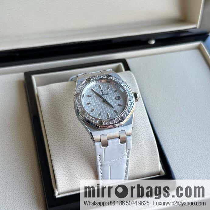 Alligator Leather RF Factory, Audemars Piguet Royal Oak Series Model 67601 Quartz Watch