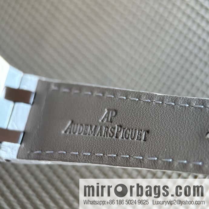 Alligator Leather RF Factory, Audemars Piguet Royal Oak Series Model 67601 Quartz Watch