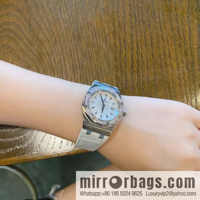 Alligator Leather RF Factory, Audemars Piguet Royal Oak Series Model 67601 Quartz Watch