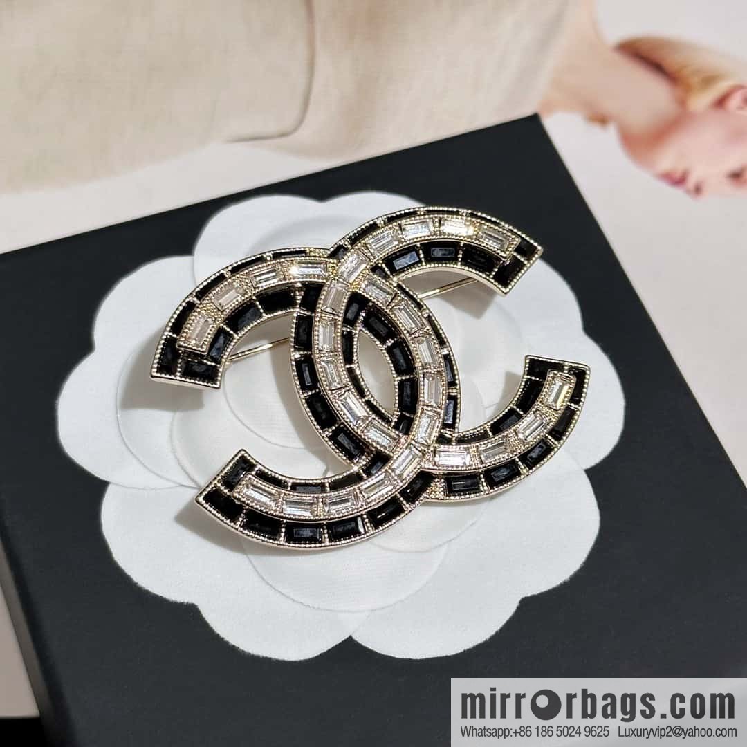❗️New ❗️ Chanel brooch ☀️ new ☑️ Chanel square diamond brooch ☀️