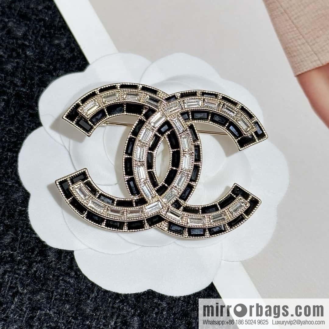 ❗️New ❗️ Chanel brooch ☀️ new ☑️ Chanel square diamond brooch ☀️