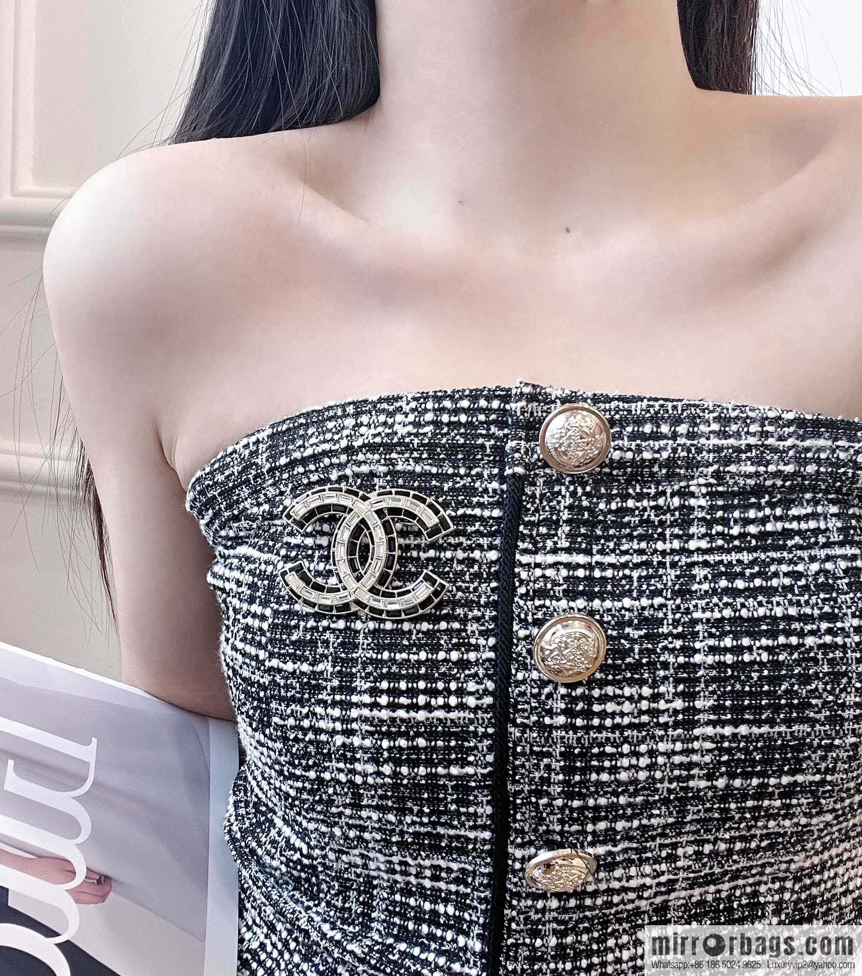 ❗️New ❗️ Chanel brooch ☀️ new ☑️ Chanel square diamond brooch ☀️