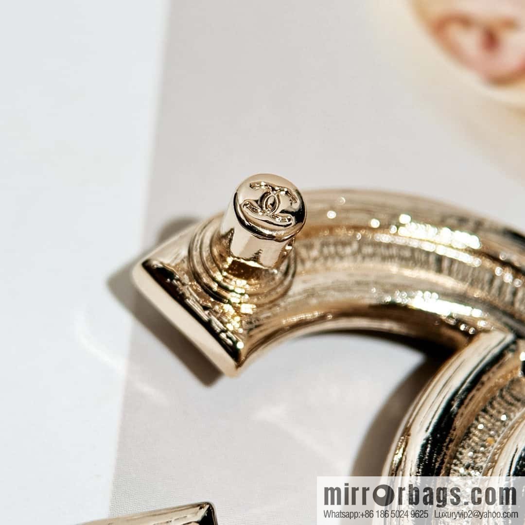 ❗️New ❗️ Chanel brooch ☀️ new ☑️ Chanel square diamond brooch ☀️