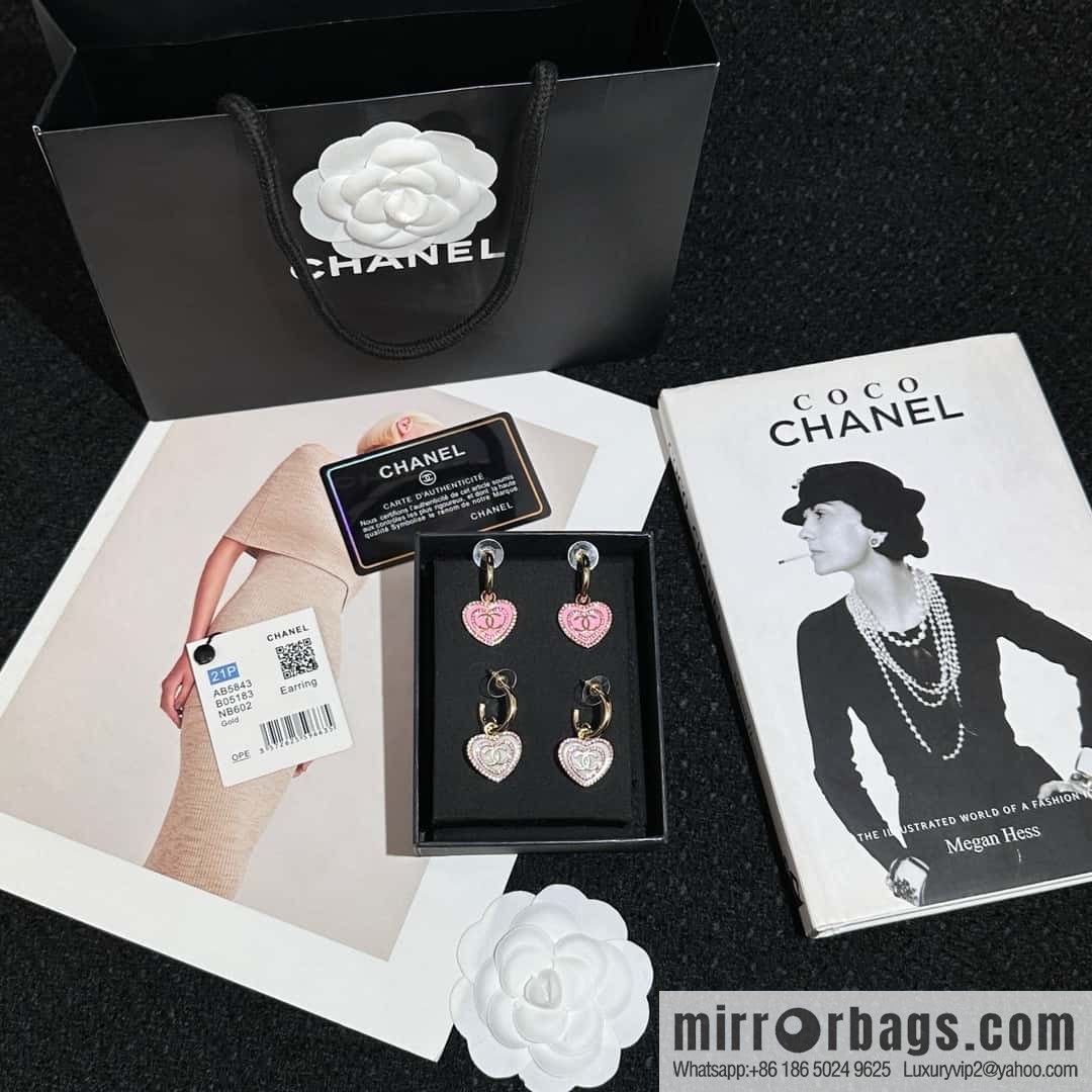 ❗️New ❗️ Chanel stud earrings ☀️ new ☑️ Chanel c2 double c peach heart love stud earrings ☀️
