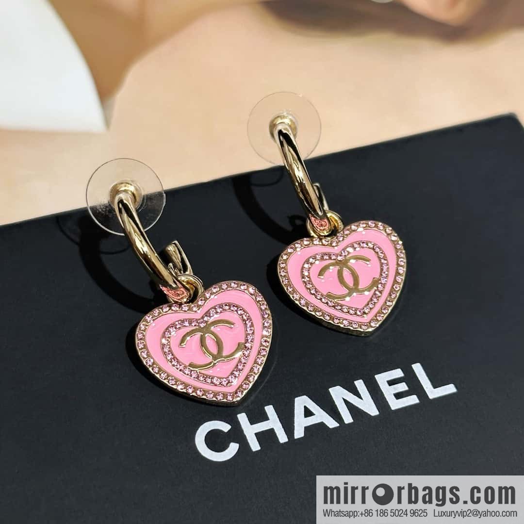 ❗️New ❗️ Chanel stud earrings ☀️ new ☑️ Chanel c2 double c peach heart love stud earrings ☀️