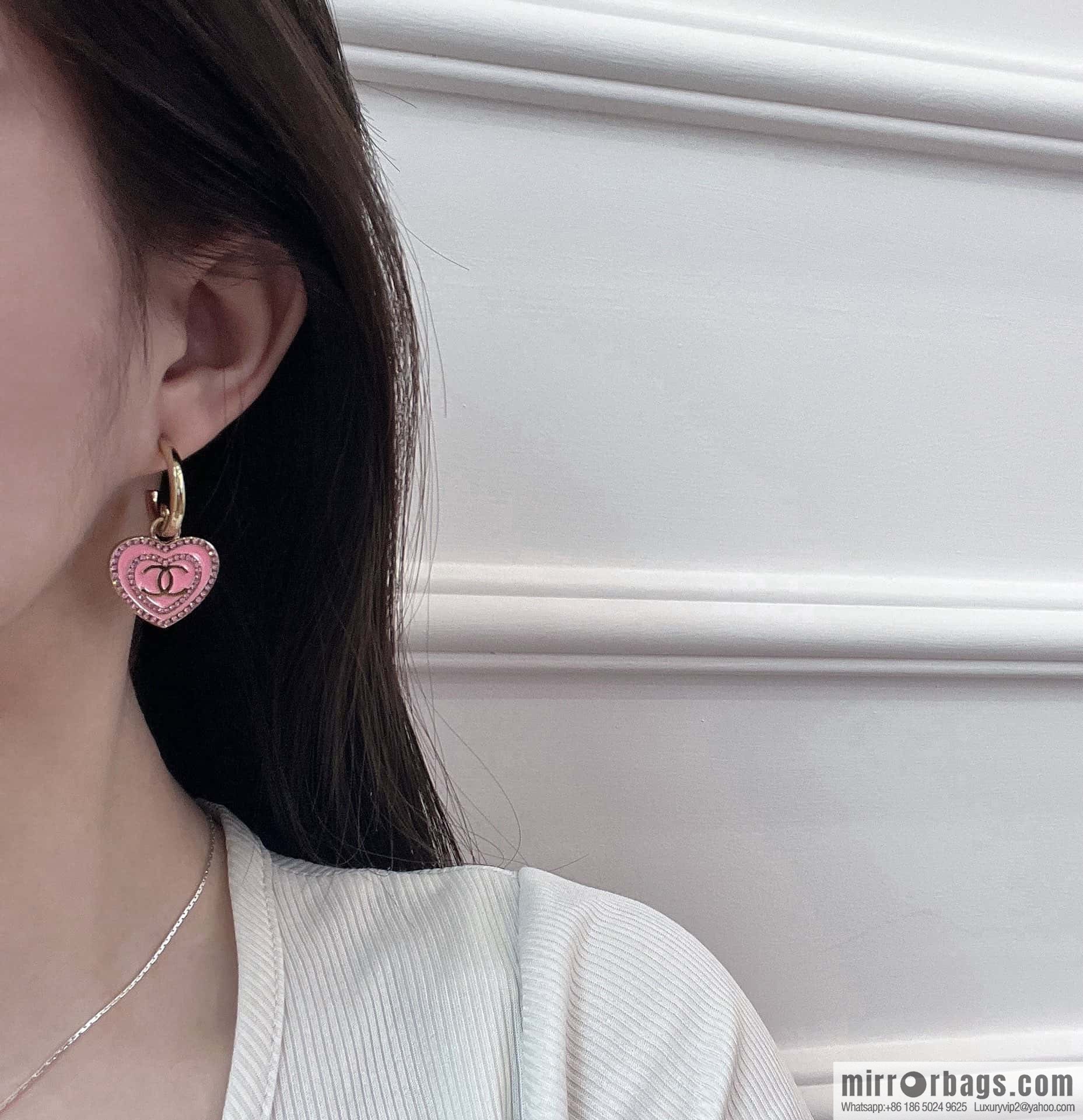 ❗️New ❗️ Chanel stud earrings ☀️ new ☑️ Chanel c2 double c peach heart love stud earrings ☀️