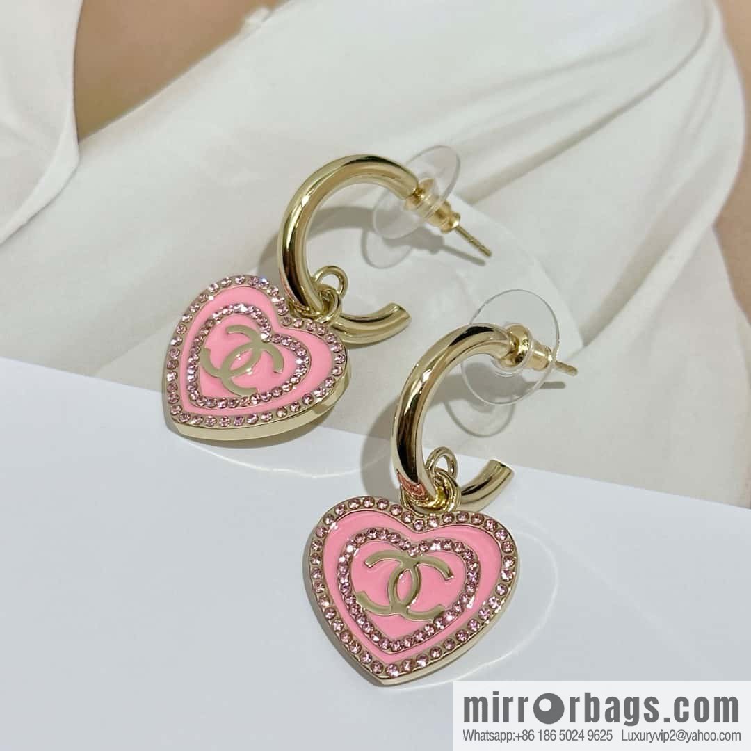 ❗️New ❗️ Chanel stud earrings ☀️ new ☑️ Chanel c2 double c peach heart love stud earrings ☀️