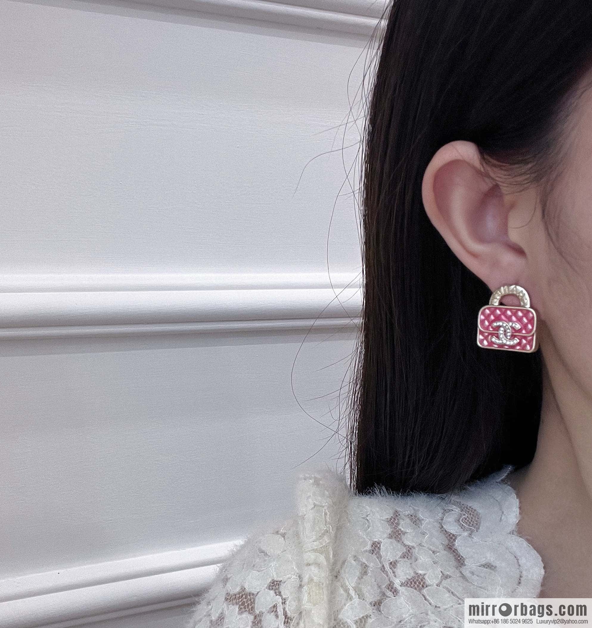 ❗️New ❗️ Chanel stud earrings ☀️ new ☑️ Chanel c1 double c diamond bag 👜 stud earrings ☀️
