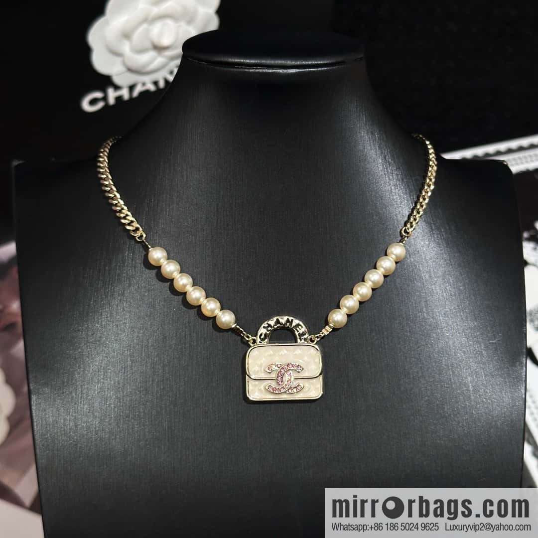 ❗️New ❗️ Chanel necklace ☀️ new ☑️ Chanel diamond bag 👜 pearl necklace ☀️