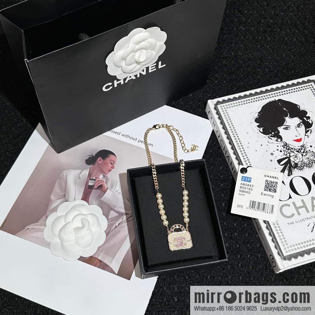 ❗️New ❗️ Chanel necklace ☀️ new ☑️ Chanel diamond bag 👜 pearl necklace ☀️