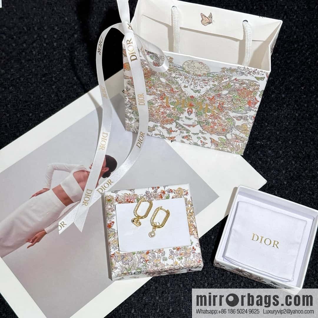 New ☑️ DIOR CD pearl stud earrings