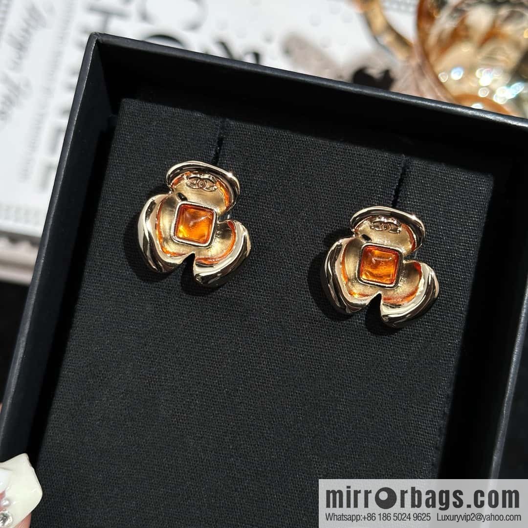 ❗️New ❗️ Chanel stud earrings ☀️ new ☑️ Chanel C1 double c camellia stud earrings ☀️