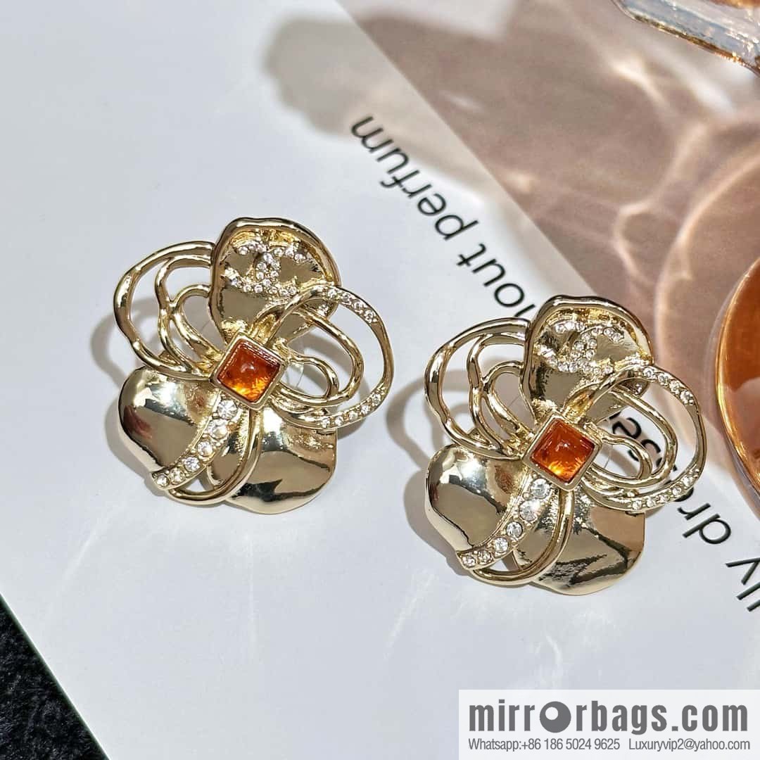 ❗️New ❗️ Chanel stud earrings ☀️ new ☑️ Chanel C1 double c camellia stud earrings ☀️