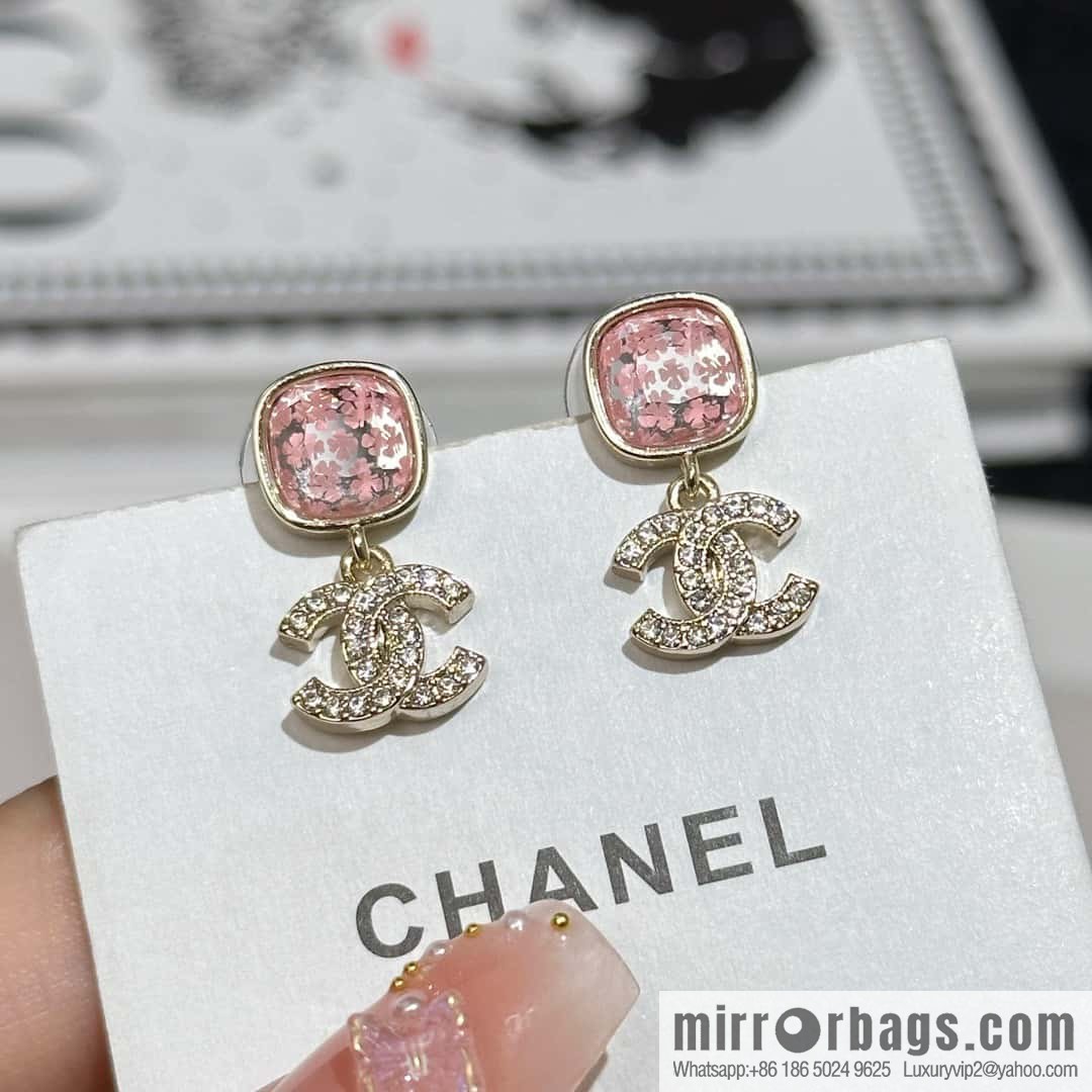❗️New ❗️ Chanel stud earrings ☀️ new ☑️ Chanel C2 double c pink four-leaf clover stud earrings ☀️