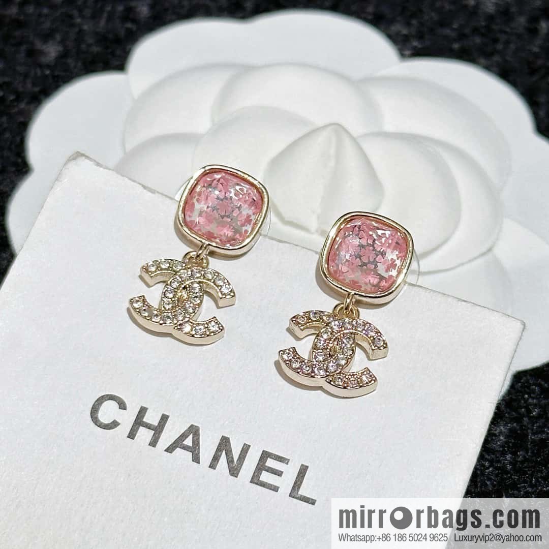 ❗️New ❗️ Chanel stud earrings ☀️ new ☑️ Chanel C2 double c pink four-leaf clover stud earrings ☀️