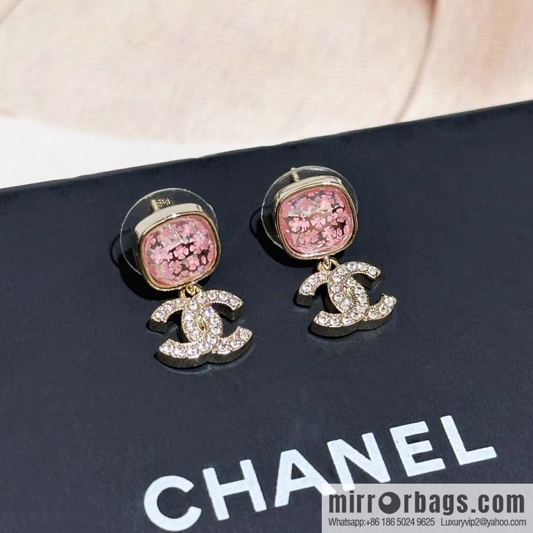 ❗️New ❗️ Chanel stud earrings ☀️ new ☑️ Chanel C2 double c pink four-leaf clover stud earrings ☀️