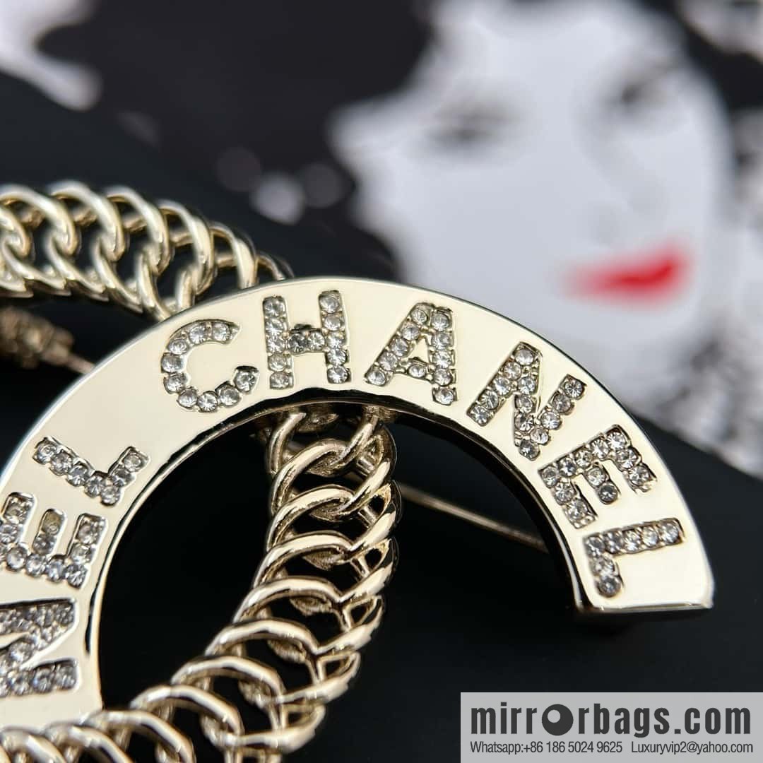 ❗️New ❗️ ☀️ New ☑️ Chanel Double C Half Letter Half Chain Brooch ☀️