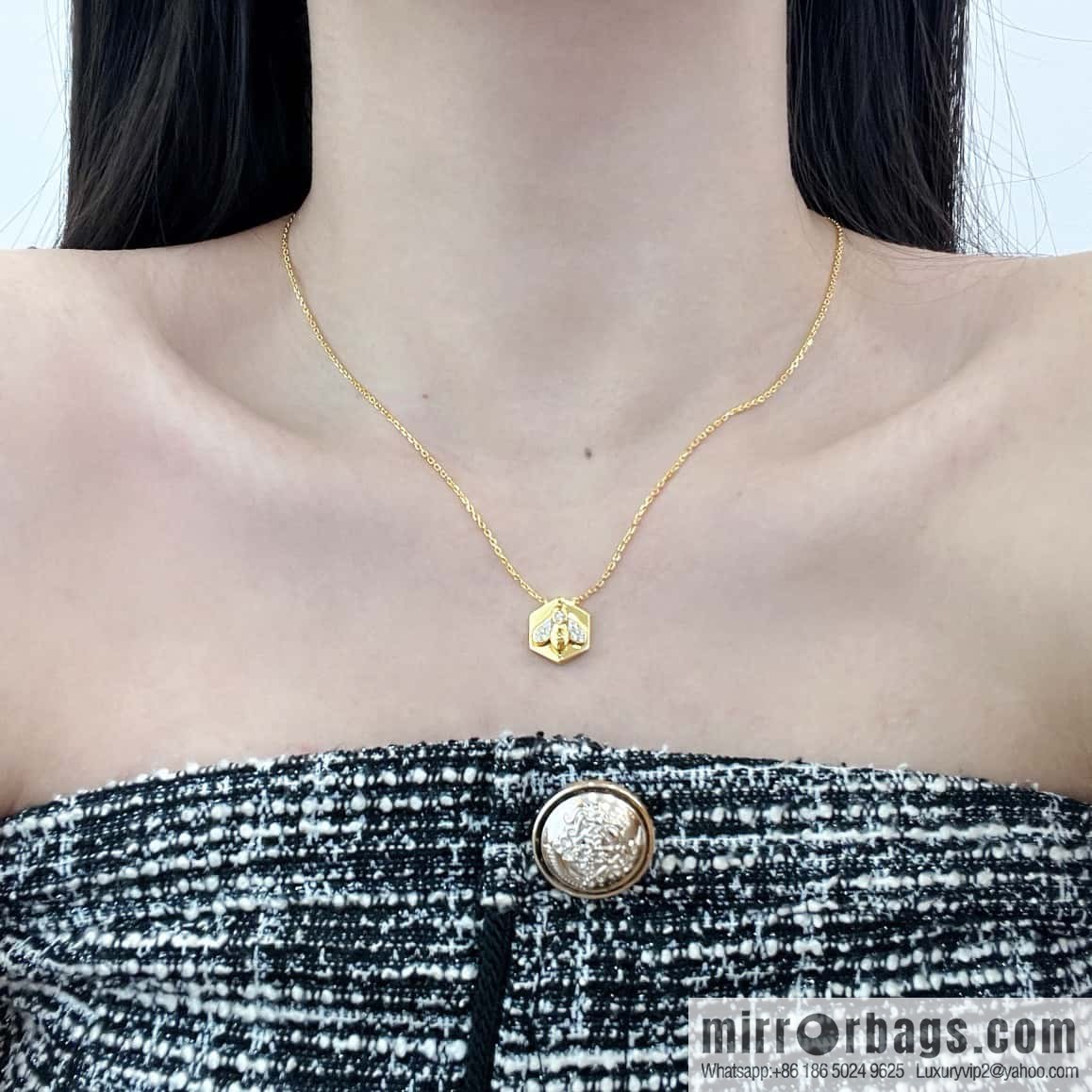 ❗️New ❗️ ☀️ Original A ☀️ Chaumet Paris CHAUMET New Bee Badge Necklace ☀️