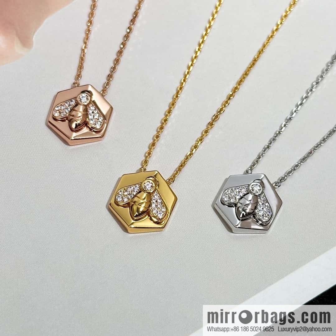 ❗️New ❗️ ☀️ Original A ☀️ Chaumet Paris CHAUMET New Bee Badge Necklace ☀️