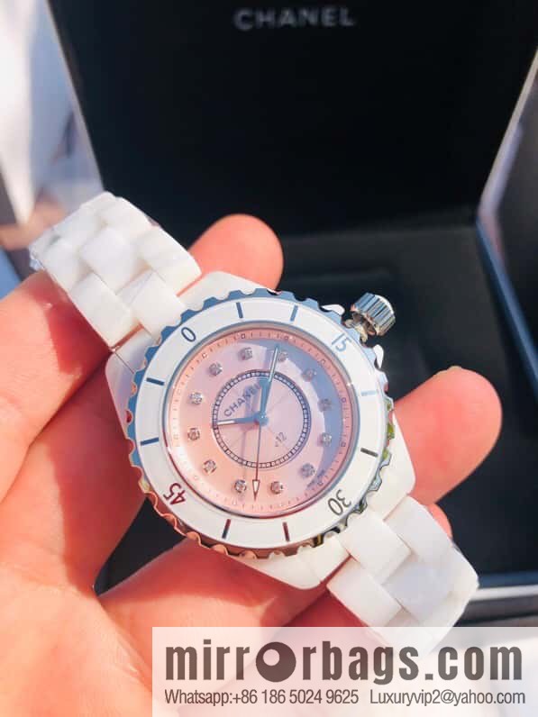 Women's model, official synchronization, and higher quality, the new H5698 brand Chanel series J12 movement type quartz gender women's quartz appearance details table diameter 33 mm