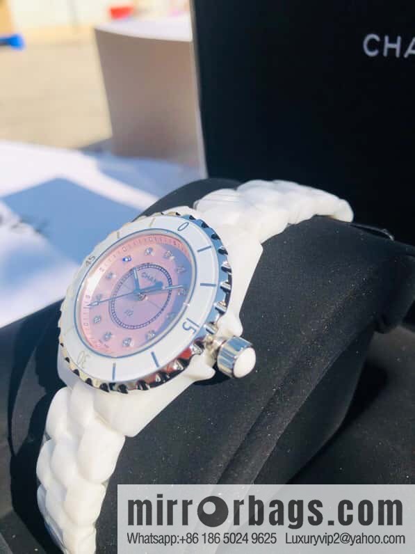 Women's model, official synchronization, and higher quality, the new H5698 brand Chanel series J12 movement type quartz gender women's quartz appearance details table diameter 33 mm