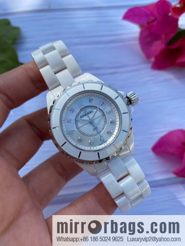 Women's model, official synchronization, and higher quality, the new H5698 brand Chanel series J12 movement type quartz gender women's quartz appearance details table diameter 33 mm