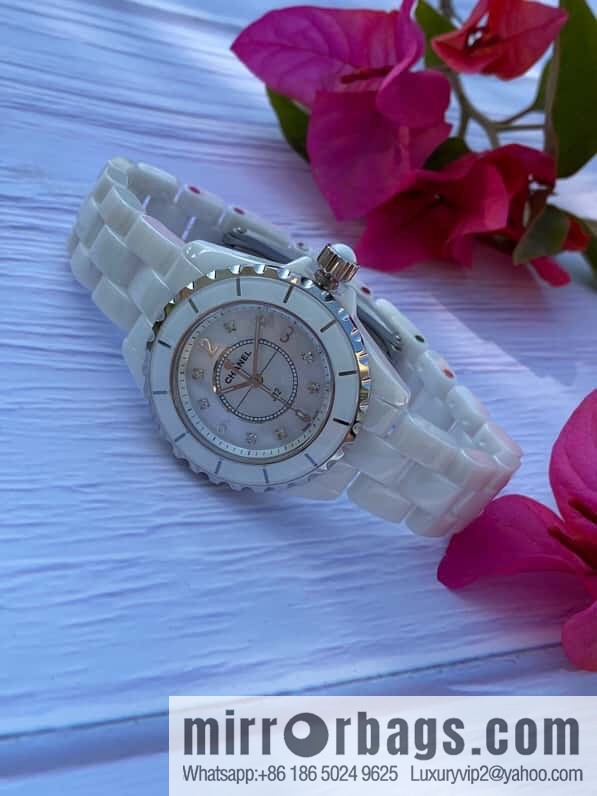 Women's model, official synchronization, and higher quality, the new H5698 brand Chanel series J12 movement type quartz gender women's quartz appearance details table diameter 33 mm