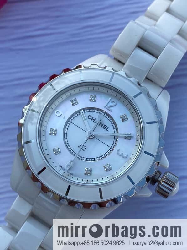 Women's model, official synchronization, and higher quality, the new H5698 brand Chanel series J12 movement type quartz gender women's quartz appearance details table diameter 33 mm