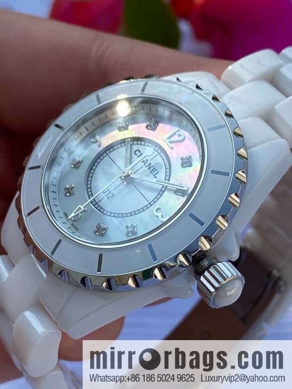 Women's model, official synchronization, and higher quality, the new H5698 brand Chanel series J12 movement type quartz gender women's quartz appearance details table diameter 33 mm