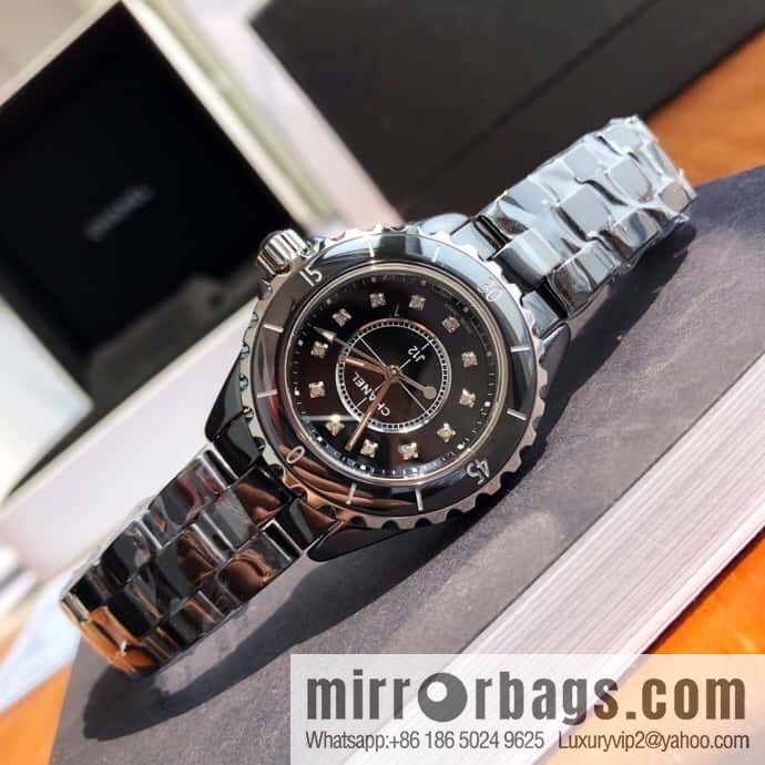 Women's model, official synchronization, and higher quality, the new H5698 brand Chanel series J12 movement type quartz gender women's quartz appearance details table diameter 33 mm
