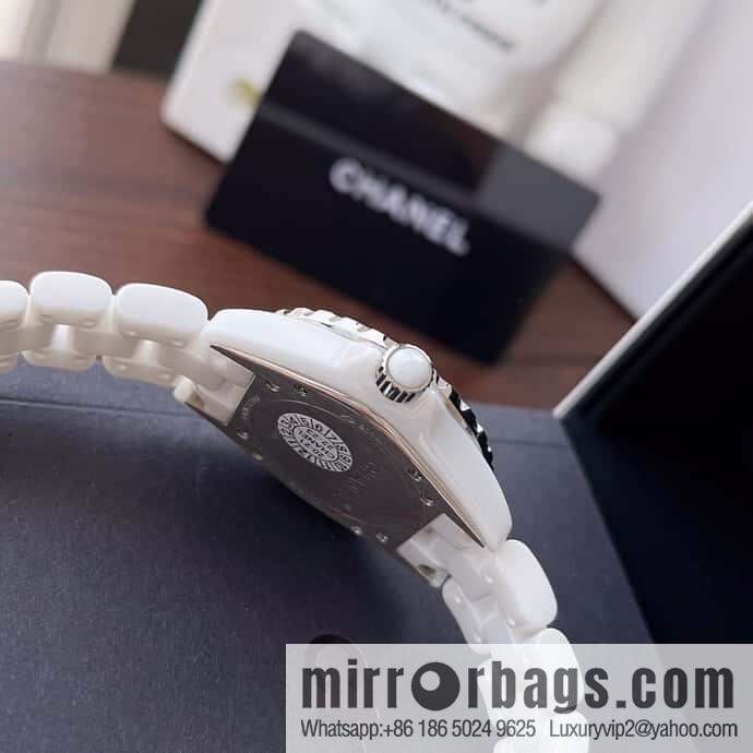 Women's model, official synchronization, and higher quality, the new H5698 brand Chanel series J12 movement type quartz gender women's quartz appearance details table diameter 33 mm