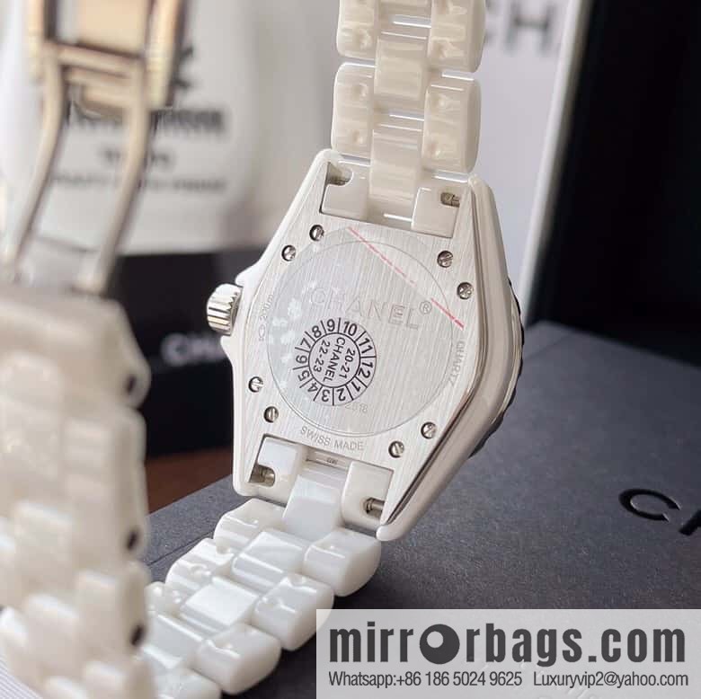 Women's model, official synchronization, and higher quality, the new H5698 brand Chanel series J12 movement type quartz gender women's quartz appearance details table diameter 33 mm