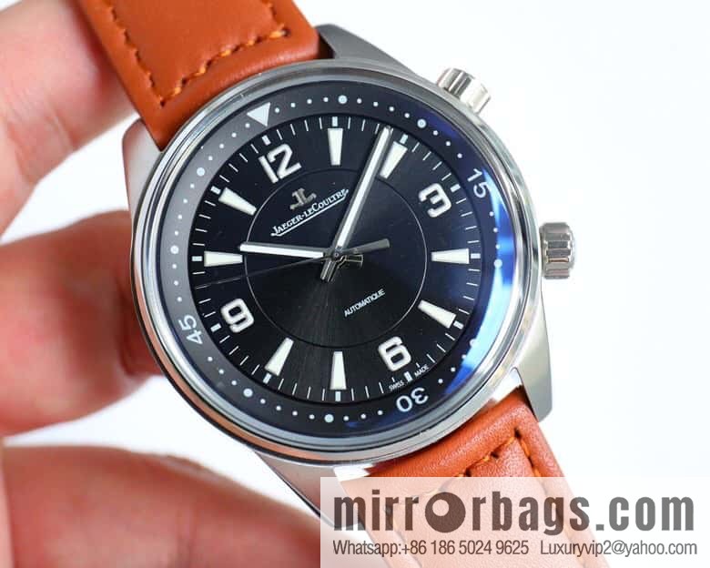 Jaeger-LeCoultre Beichen series V3 version diameter 41MM synchronous original streamlined stainless steel case escorts the watch with imported 9015 movement