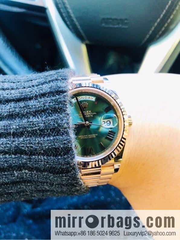 Rolex log type, the whole body is wrapped in 18k gold, the watch diameter is 41mm, and the original Swiss eta-2836 movement watch is loaded.
