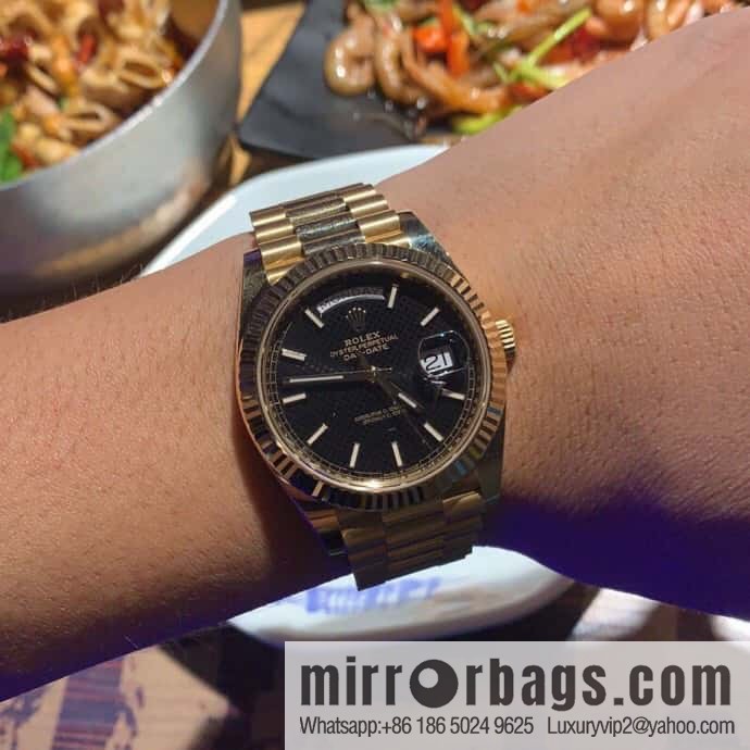 Rolex log type, the whole body is wrapped in 18k gold, the watch diameter is 41mm, and the original Swiss eta-2836 movement watch is loaded.
