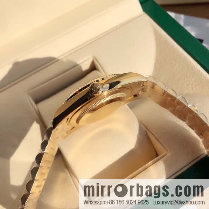 Rolex log type, the whole body is wrapped in 18k gold, the watch diameter is 41mm, and the original Swiss eta-2836 movement watch is loaded.
