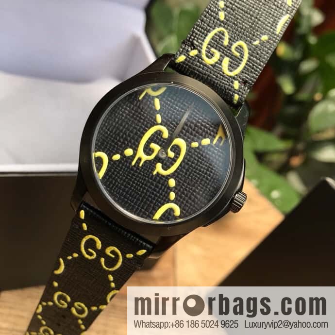 The latest Gucci GUCCI model is shipped. With a three-dimensional Gucci logo and a black PVD pin clasp, the Rhonda quartz movement watch features a brushed and polished black PVD case.