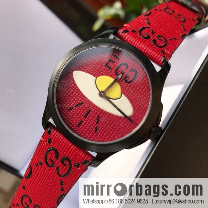 Gucci GUCCI's latest watch black rubber strap with three-dimensional Gucci logo and black PVD pin clasp, Rhonda quartz movement