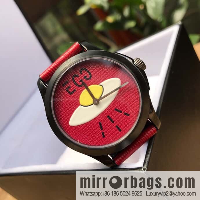 Gucci GUCCI's latest watch black rubber strap with three-dimensional Gucci logo and black PVD pin clasp, Rhonda quartz movement