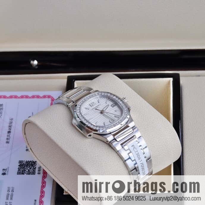 PP Nautilus 7010 series, the most beautiful Nautilus real diamond 32mm ultra-thin quartz women's watch