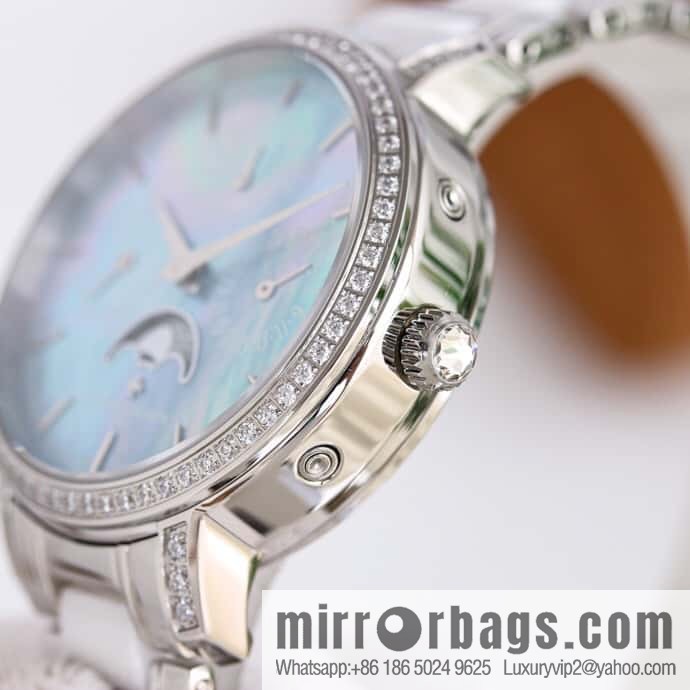 Vacheron Constantin Traditionnelle series perpetual calendar 36.5 mm diameter watch model: 4305T/000R-B947