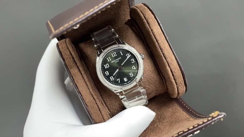 Patek Philippe TWENTY~ 4 Series 7300 Watch 324SC Self-winding Movement